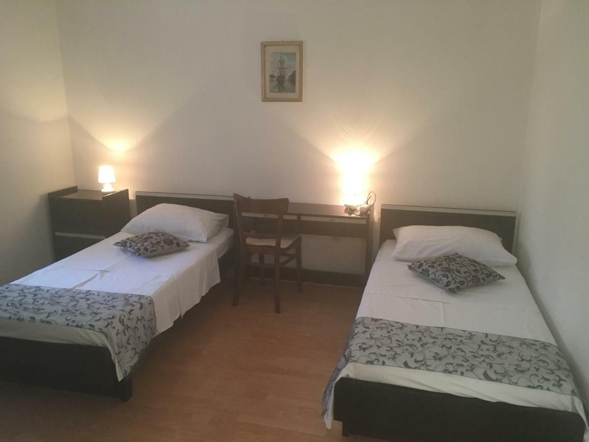 Apartmani Josipa Šibenik Екстериор снимка